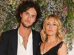 Ünlü çift geceliği 100 bin TL’lik villada kaldı. İçinde yok yok... - Resim: 5